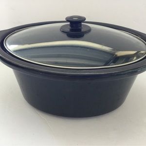Crockpot replacement insert with cover. Black